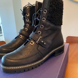 Stuart Weitzman Lace Up Ankle Boot. Womens Size 6.5
